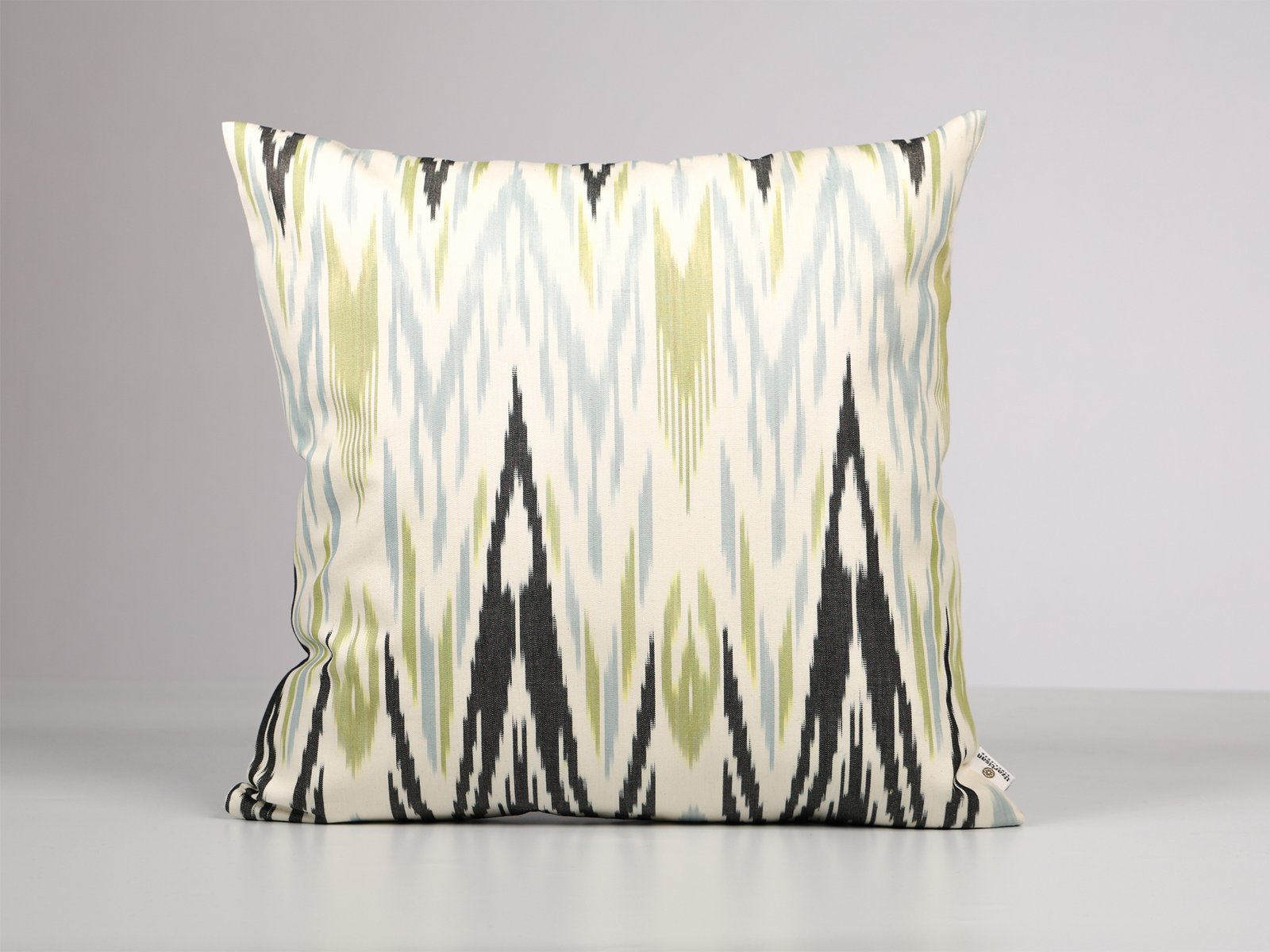 Black Zigzag Ikat Pillow Cover USA - Image 4
