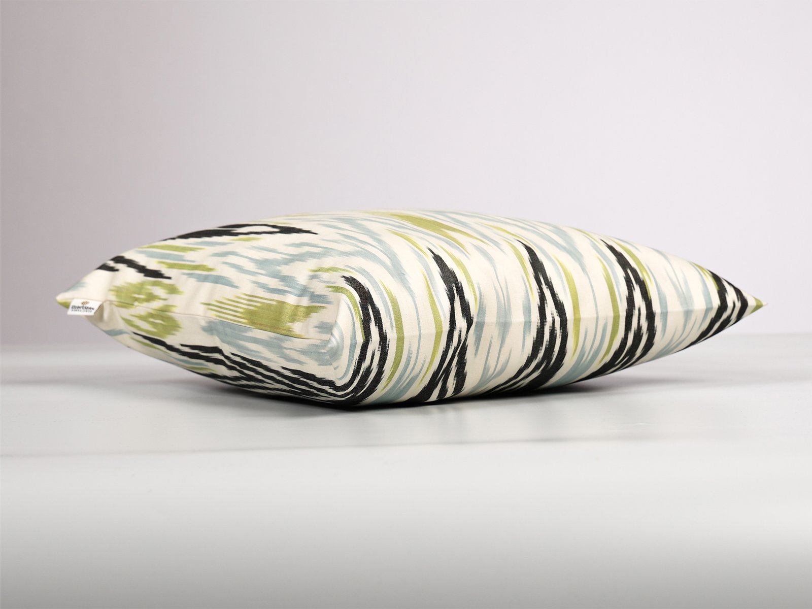 Black Zigzag Ikat Pillow Cover USA - Image 7